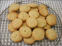 Petits biscuits aux graines de sésame et farine d'épeautre.jpg: Cliquez ici pour agrandir